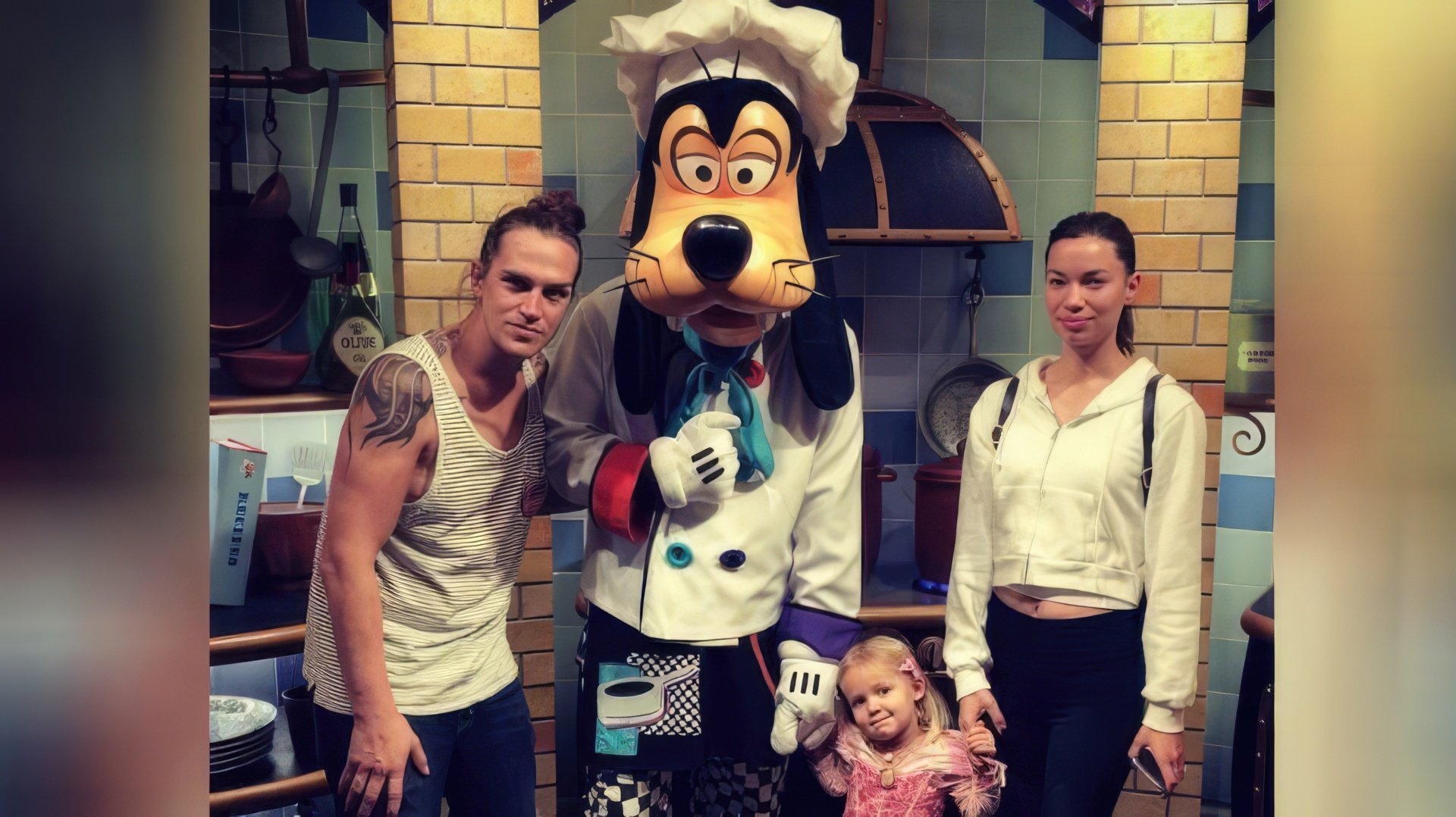 Jason Mewes with his family