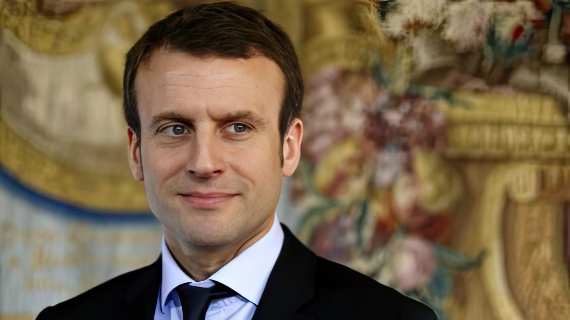 »Political genius» Emmanuel Macron