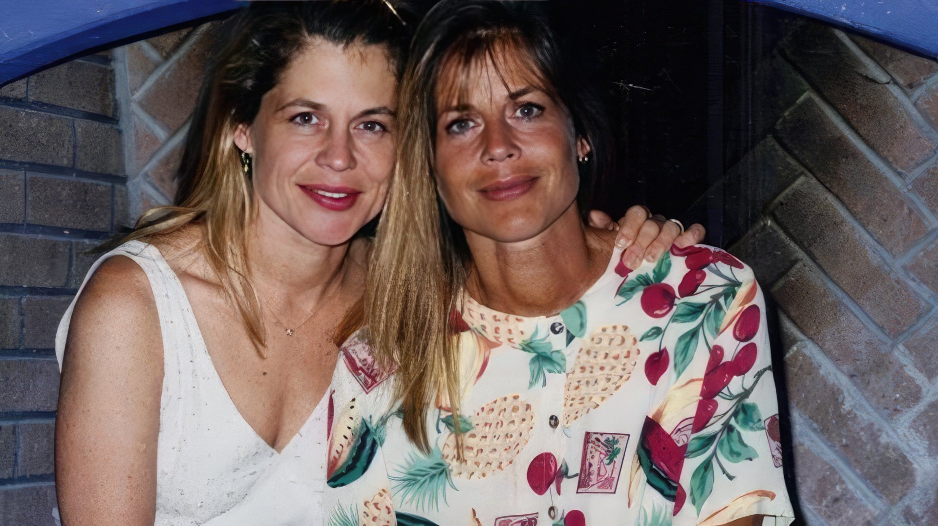 Leslie and Linda Hamilton