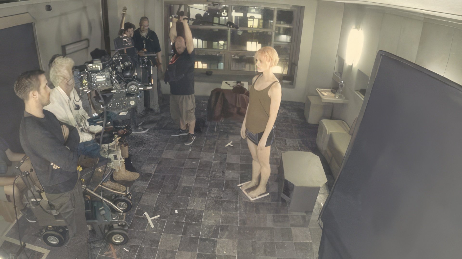 Mackenzie Davis on the set of «Blade Runner 2049»