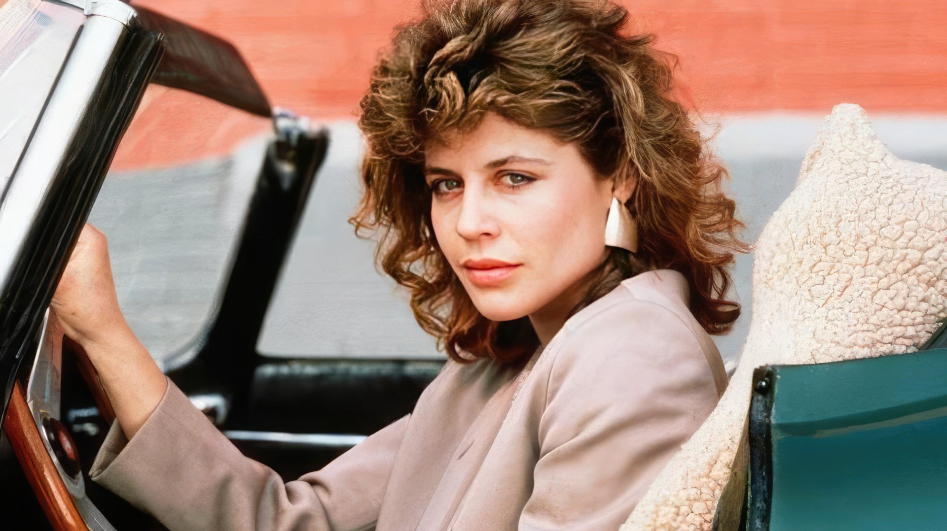 Young Linda Hamilton