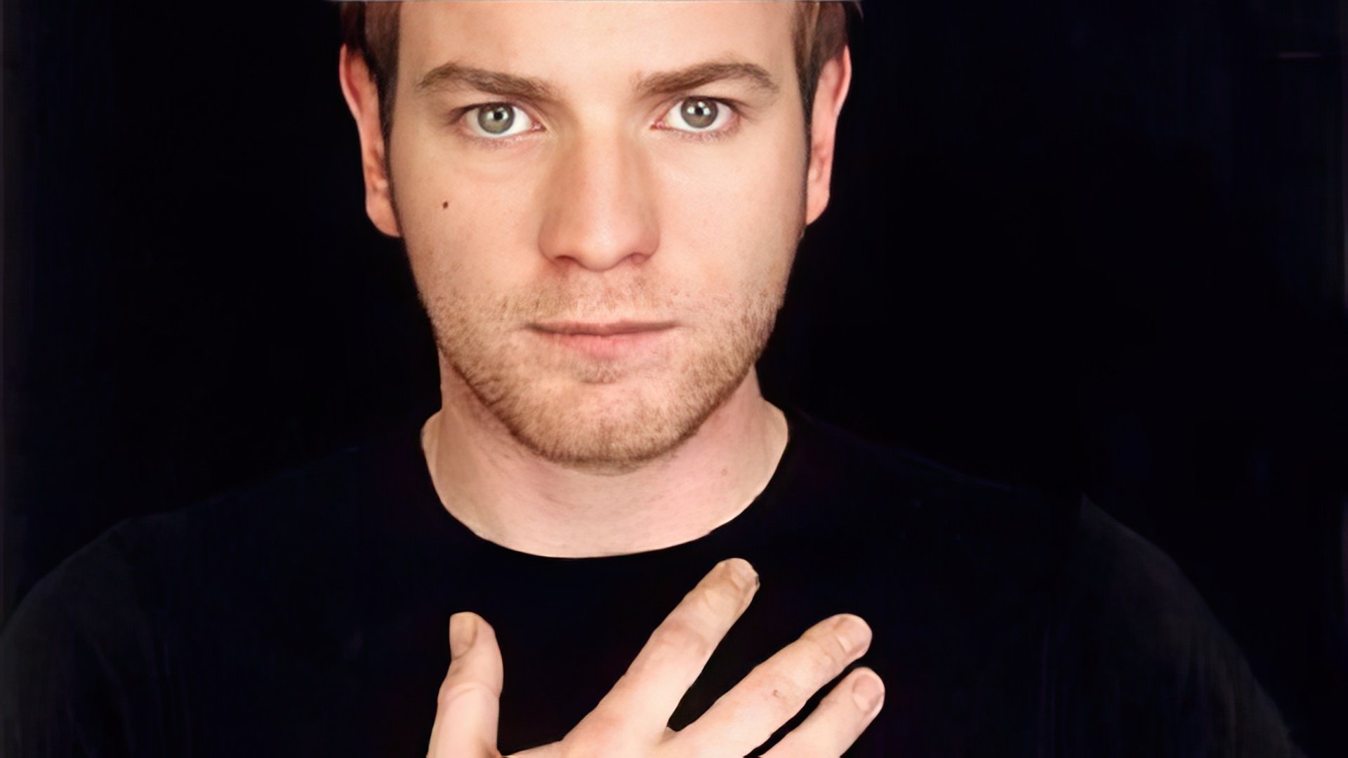 A Scottish actor Ewan Gordon McGregor