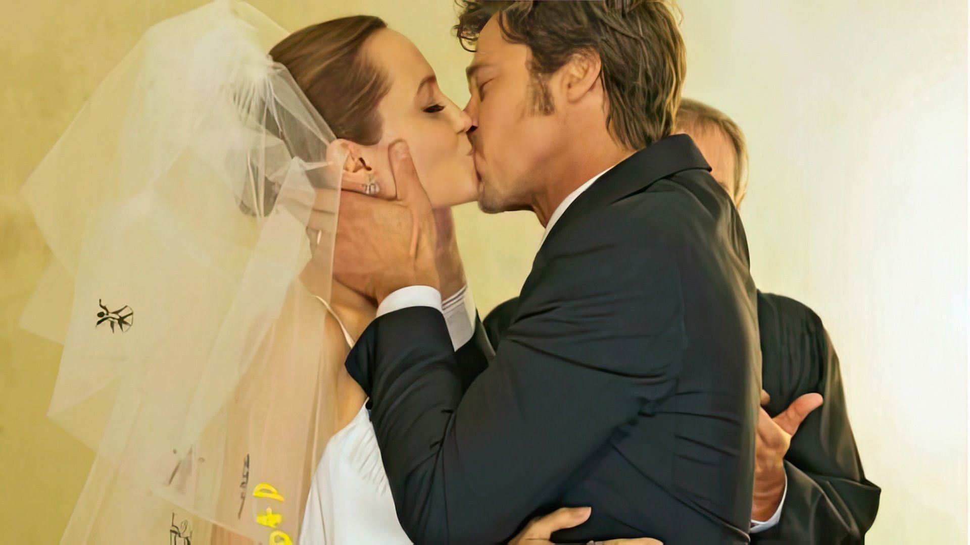 Angelina Jolie and Brad Pitt - a Hollywood style wedding!