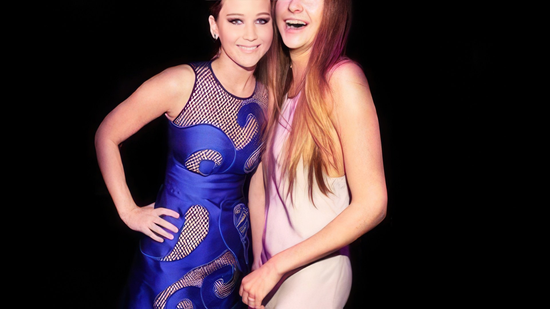 In the real life, Shailene Woodley and Jennifer Lawrence are good friends
