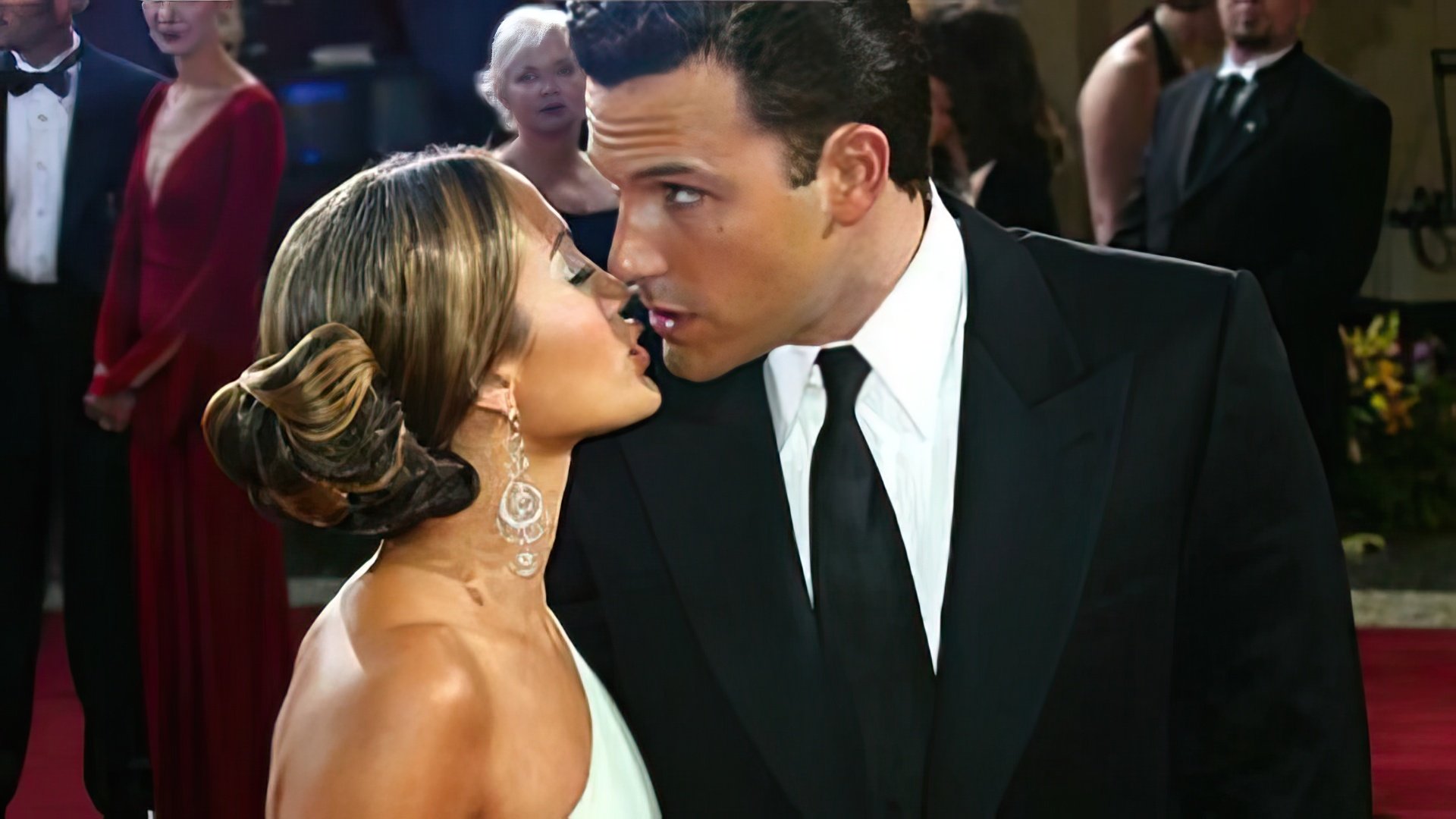 J Lo and Affleck always looked reserved in public