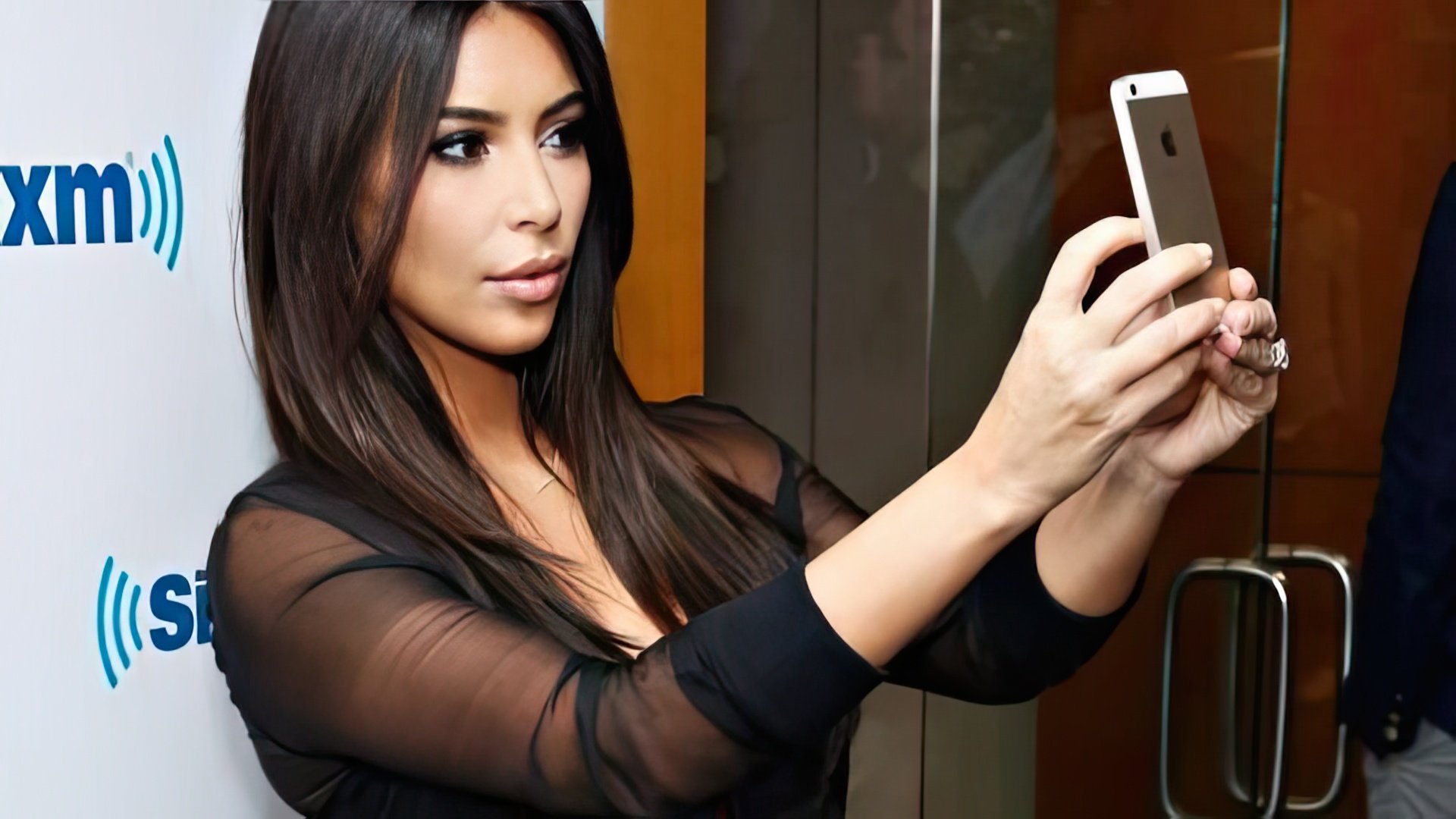 Kim Kardashian loves making selfie and she is an inveterate Instagram fan