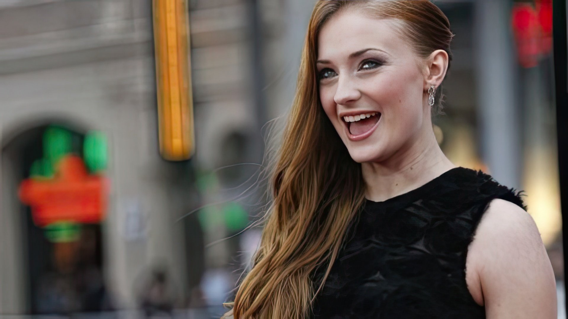 Sophie Turner is the owner of a private apartment in London
