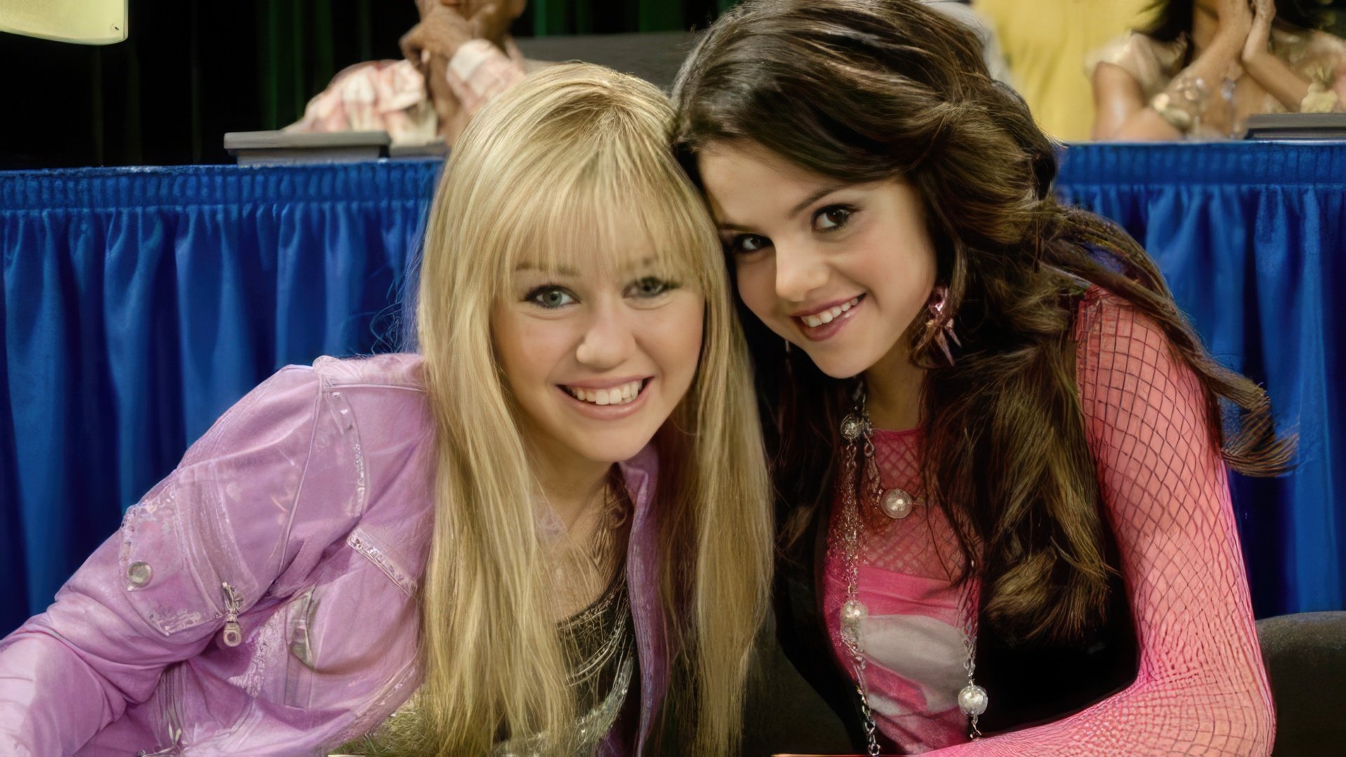 Young Selena Gomez and Miley Cyrus
