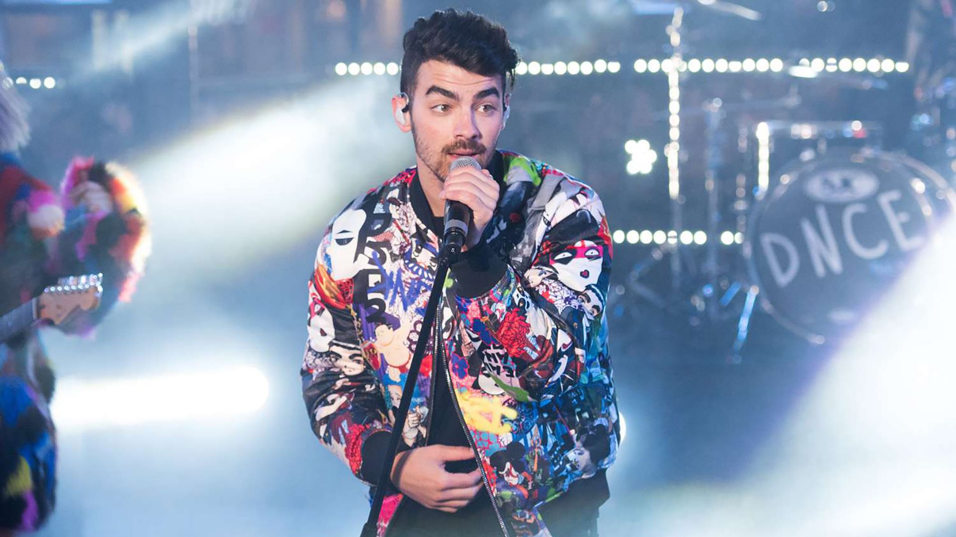 Joe Jonas continues his successful solo career