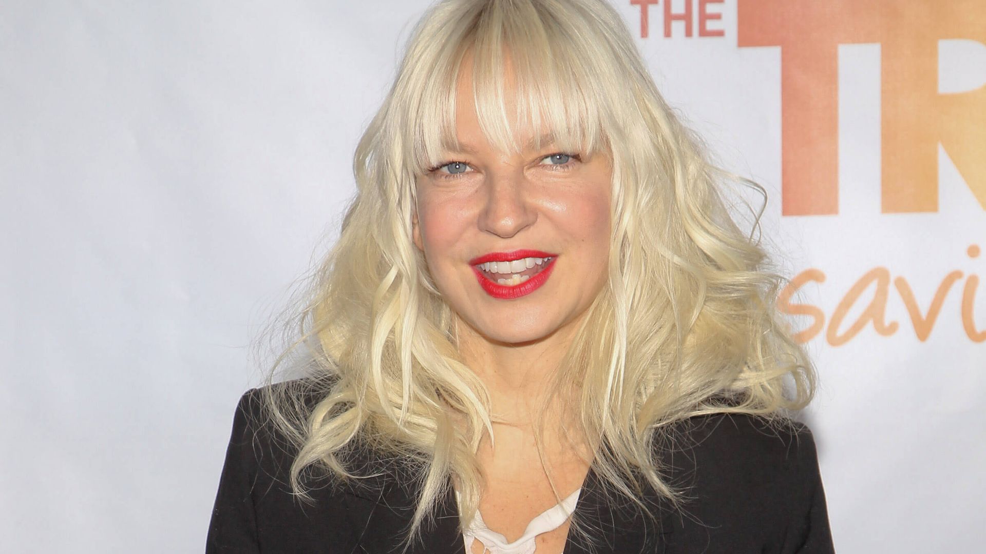 Sia biography, net worth, age, height, husband and kids, family, real