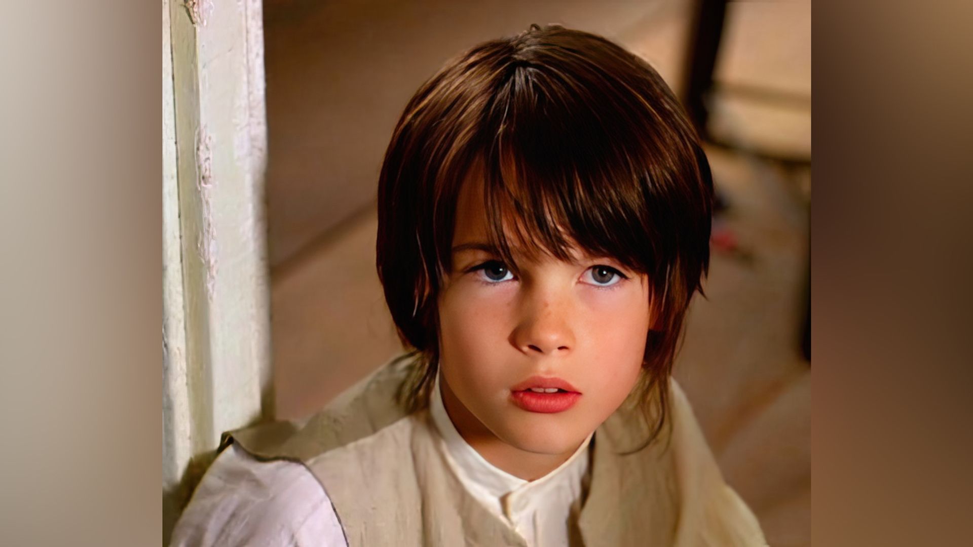Tom Sturridge as a child in the movie 'Gulliver's Travels'