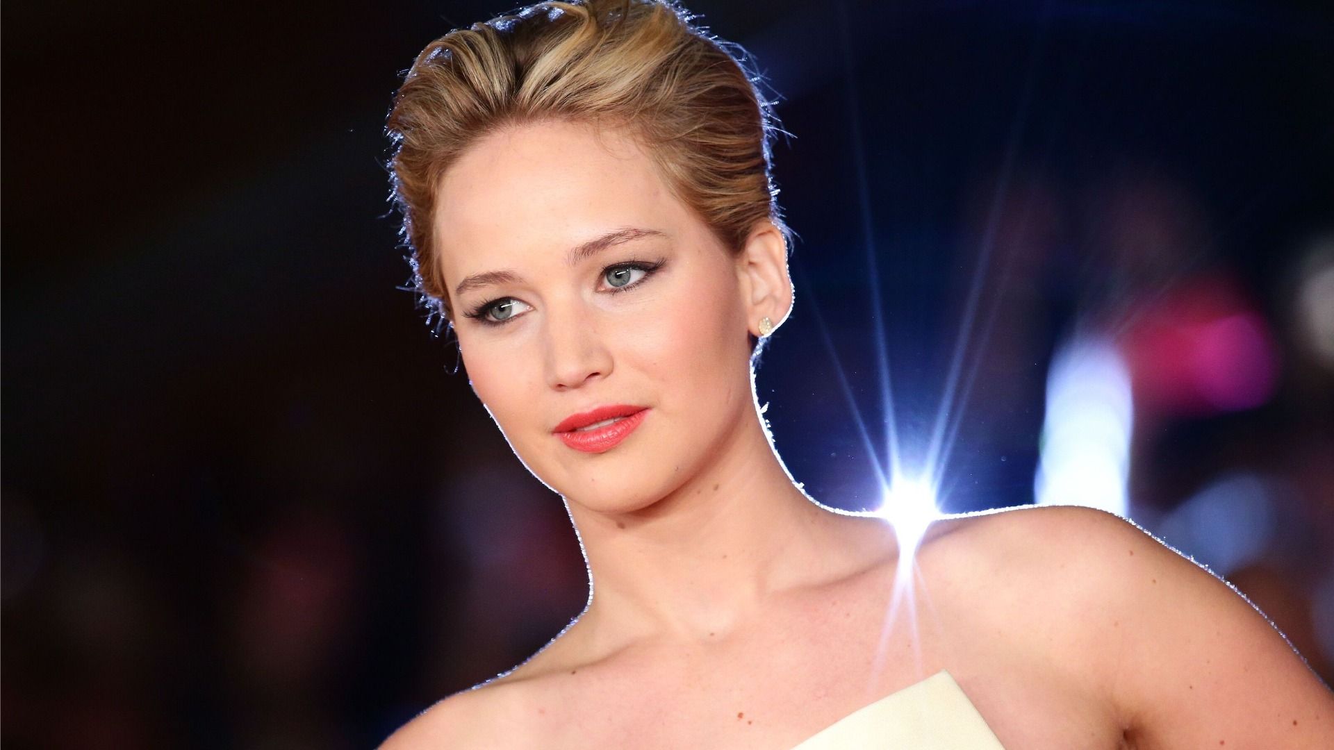 `Hunger Games` star Jennifer Lawrence is going to be a mom for the second time