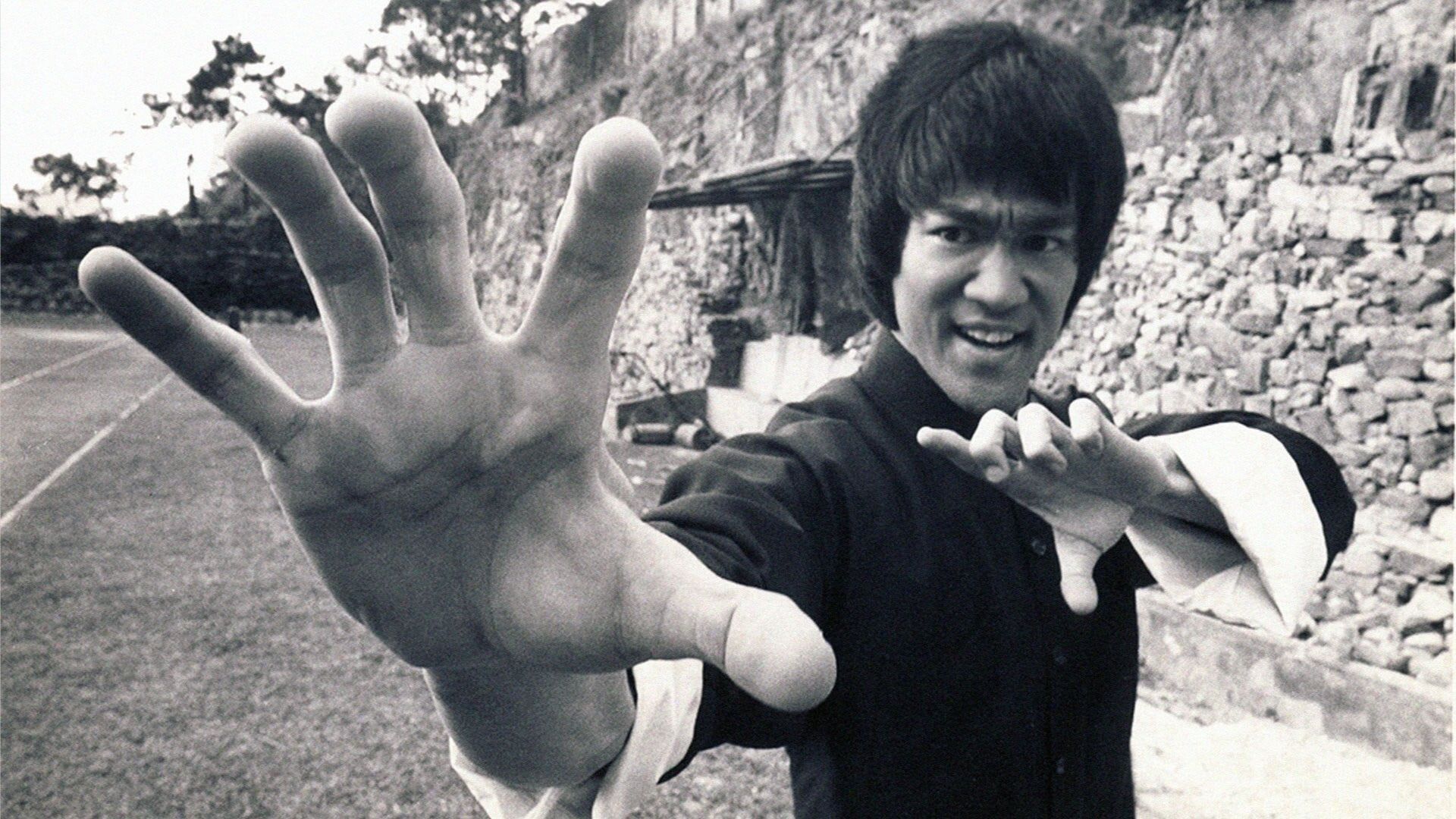 Actor Bruce Lee died from water, Spanish scientists believe