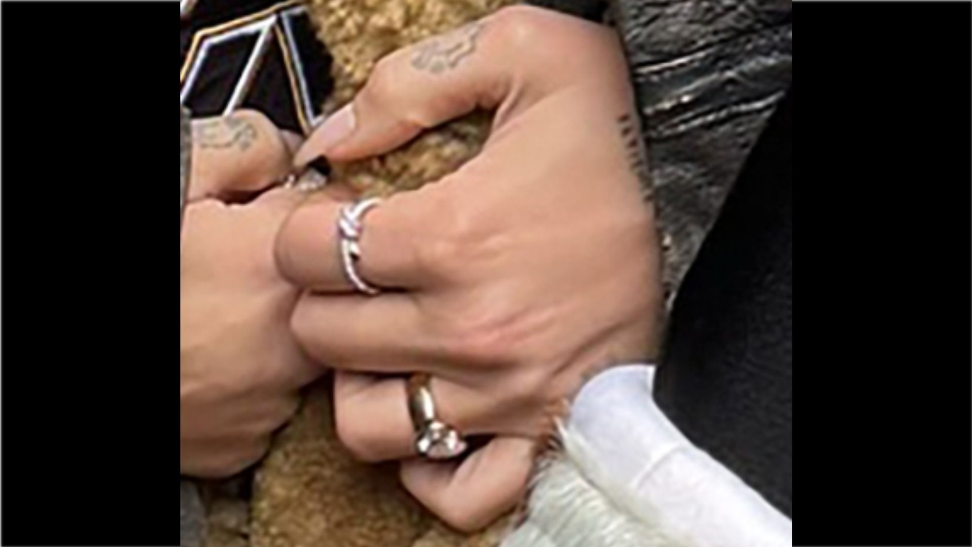 The engagement ring on Dua Lipa's hand