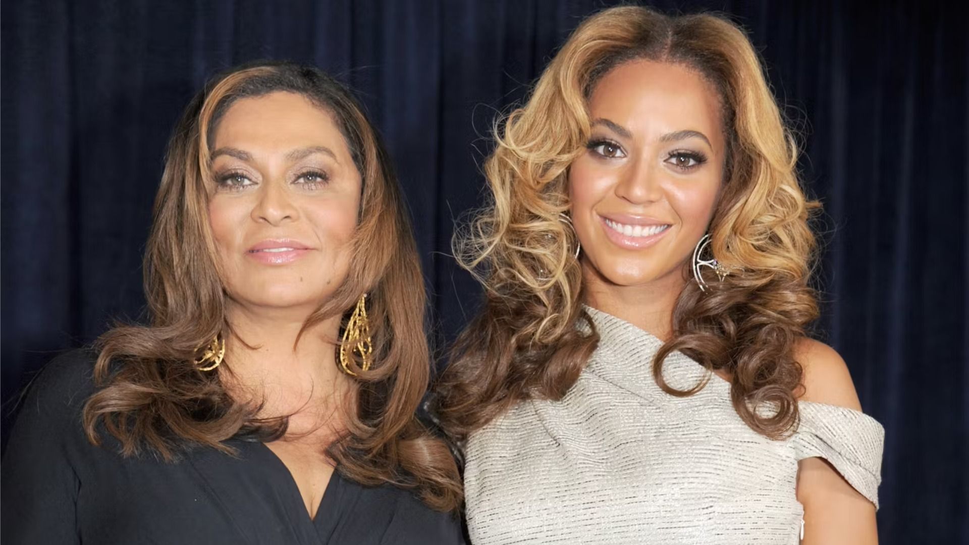 Beyoncé`s mother defended the singer after criticism of her performance