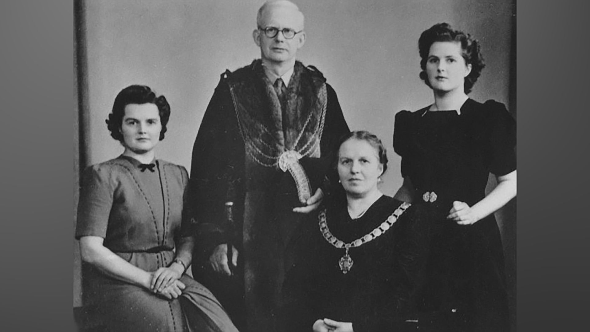 Margaret Thatcher with her parents and sister