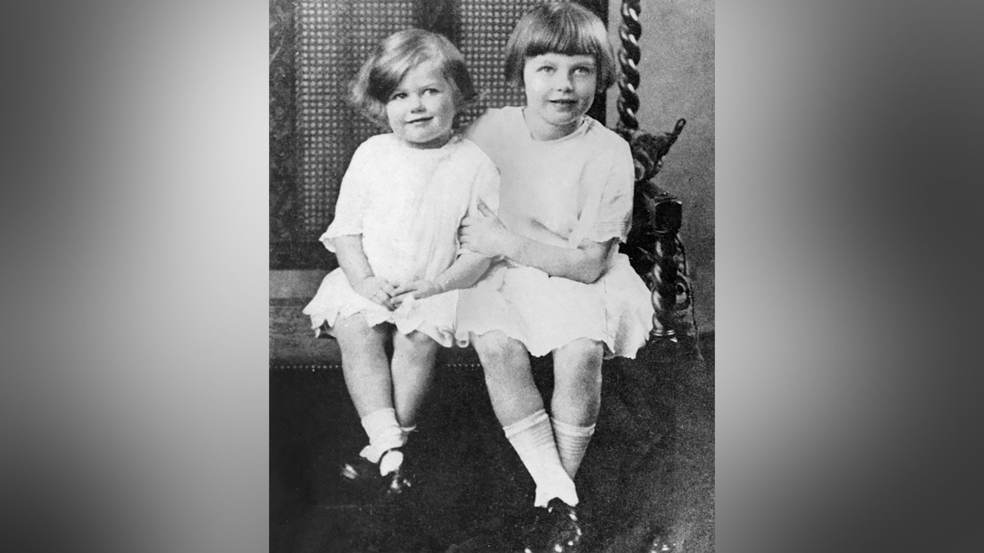 Margaret Thatcher with her sister as a child