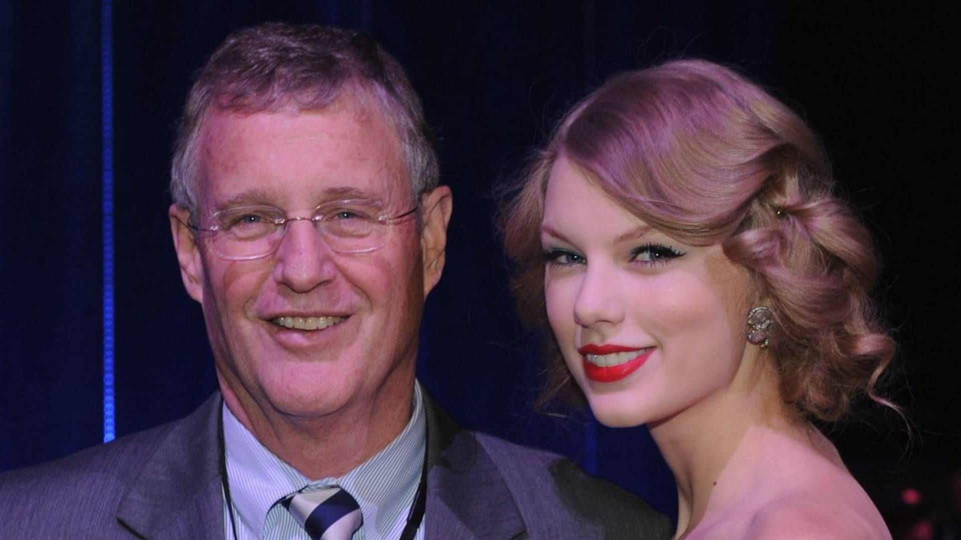 Taylor Swift and her father Scott Kingsley