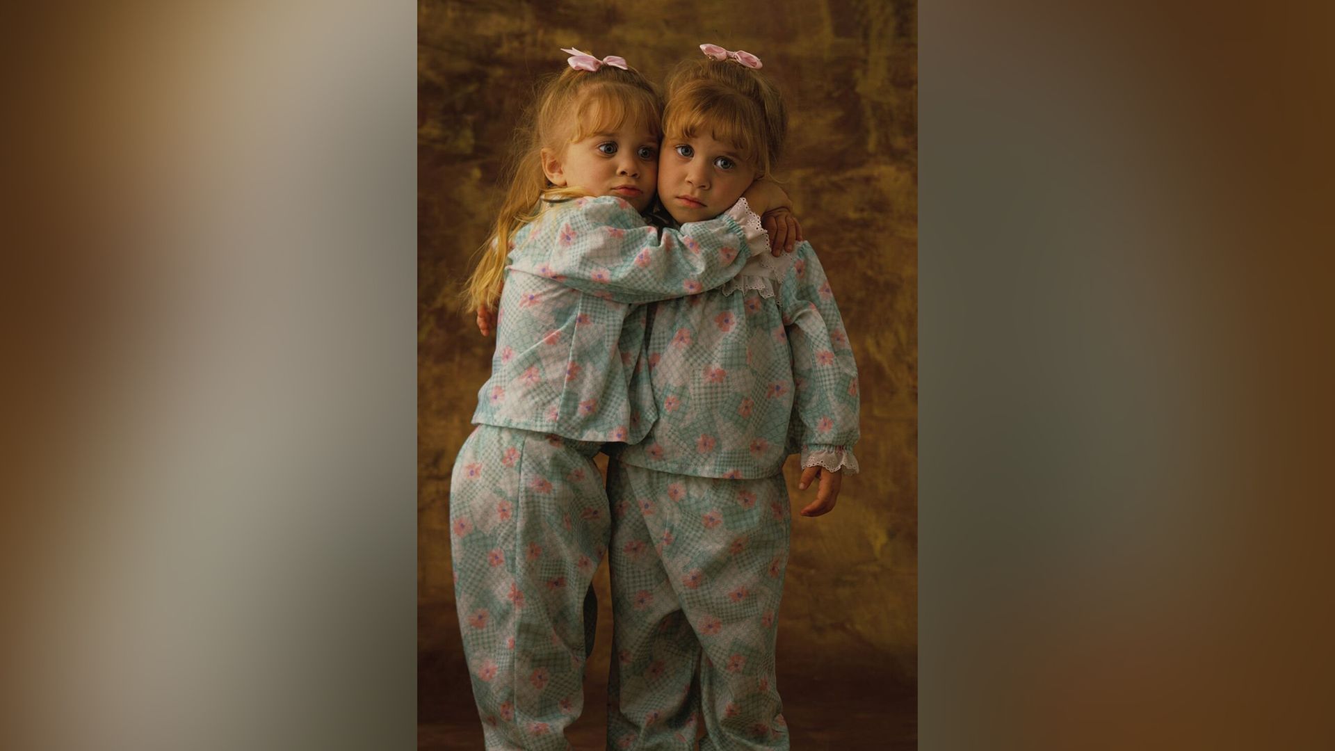 Ashley and Mary-Kate Olsen in childhood