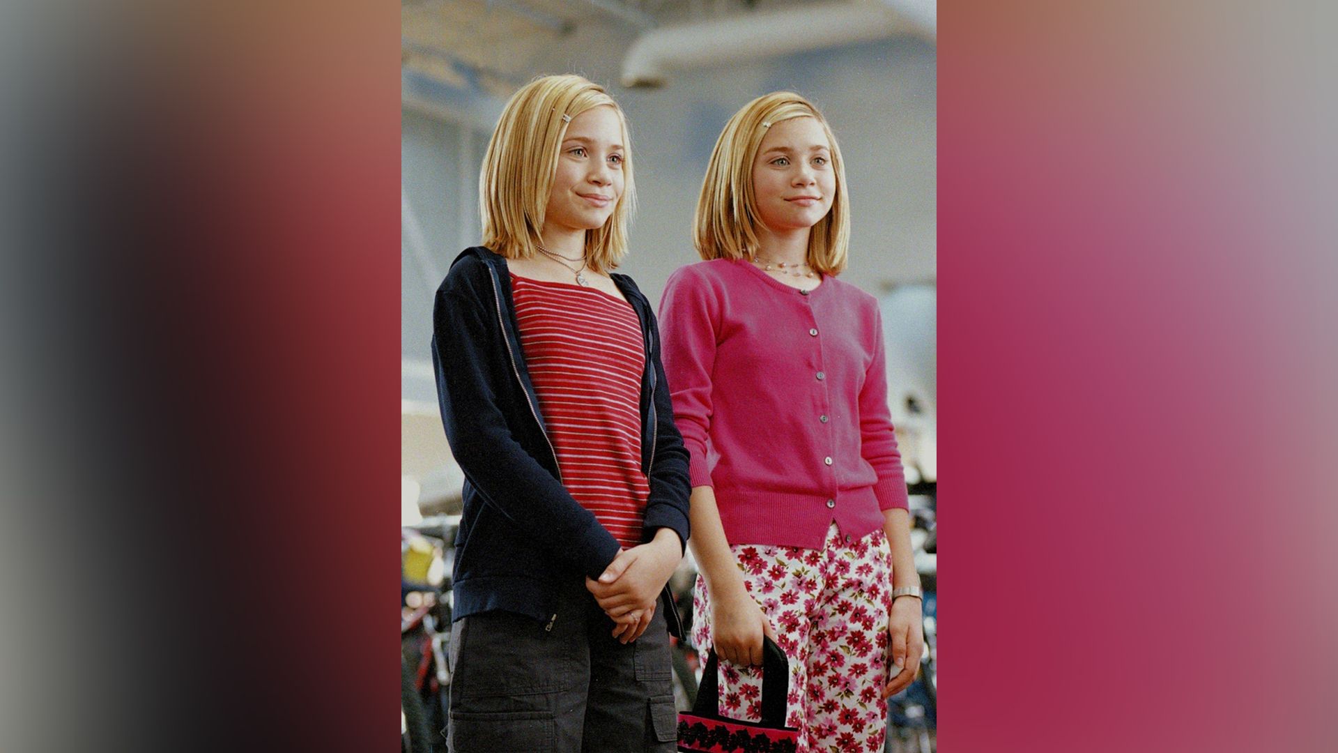 The Olsen twins in the movie 'Switching Goals'