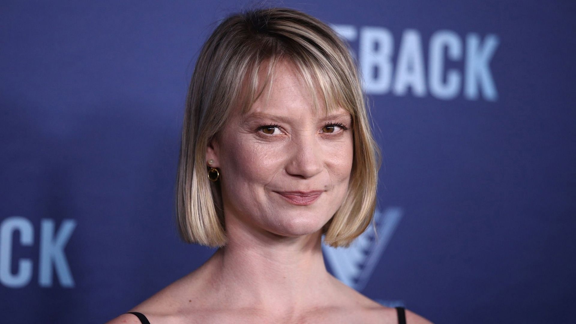 Mia Wasikowska biography, partner, age, height, relationships 2025 ...