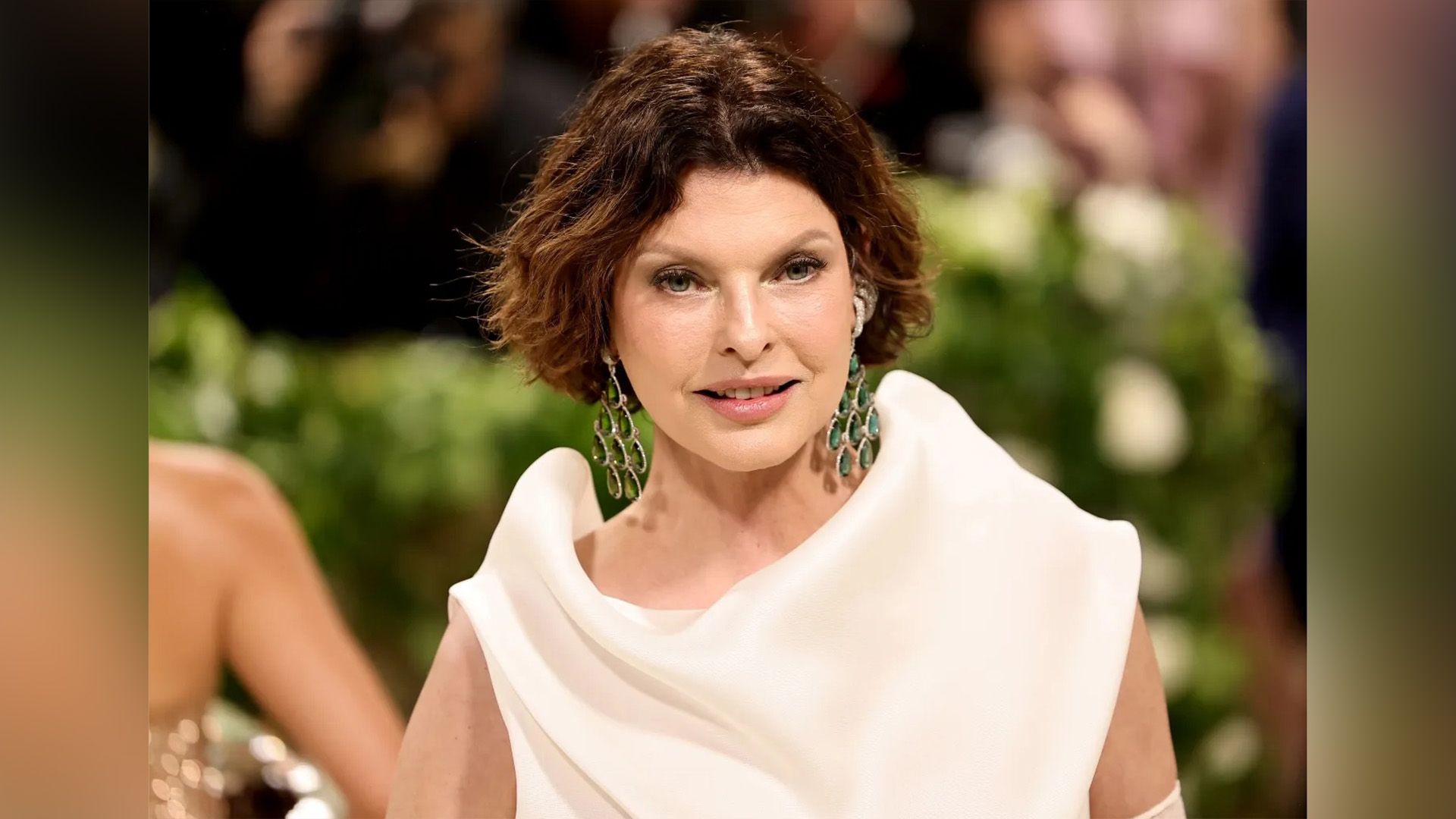 Linda Evangelista in a white outfit at Met Gala 2024