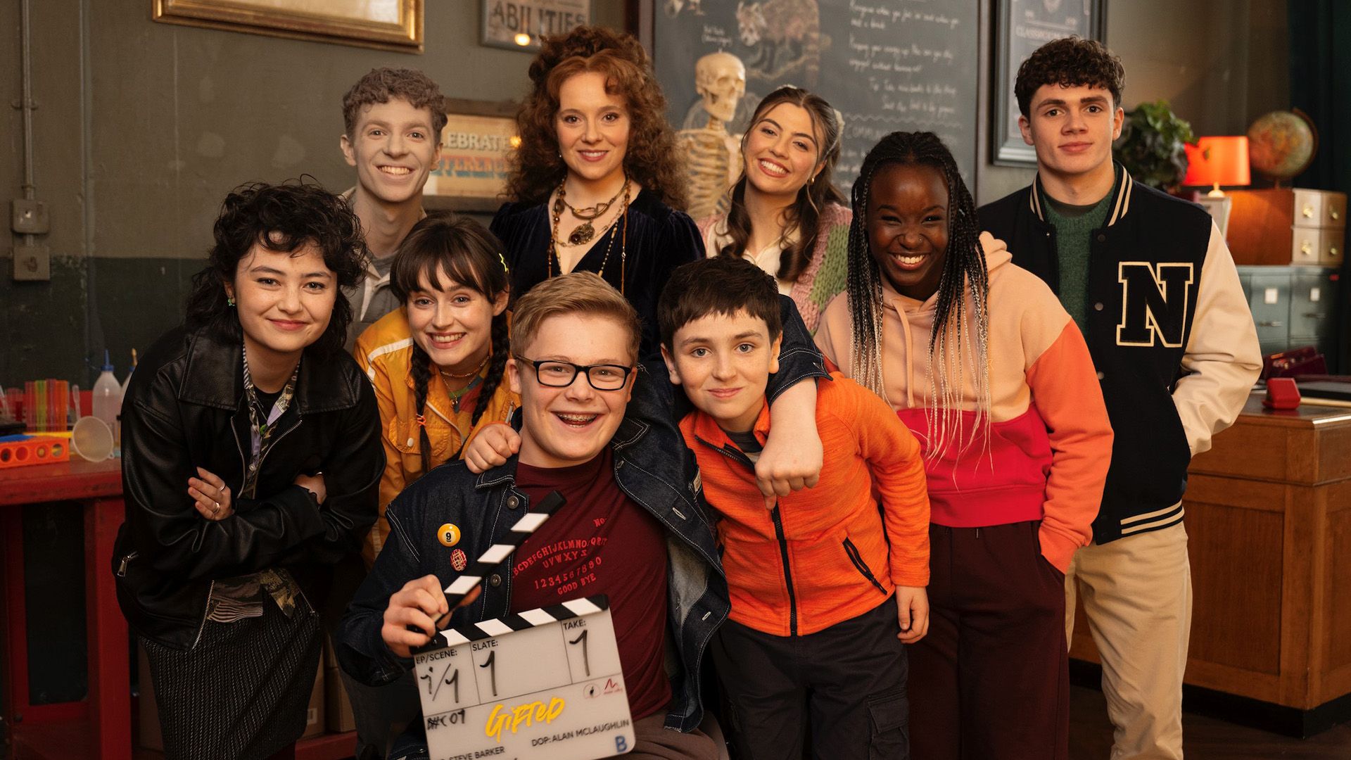 Dominic McLaughlin and other actors from the series "The Gifted" pose for a group photo