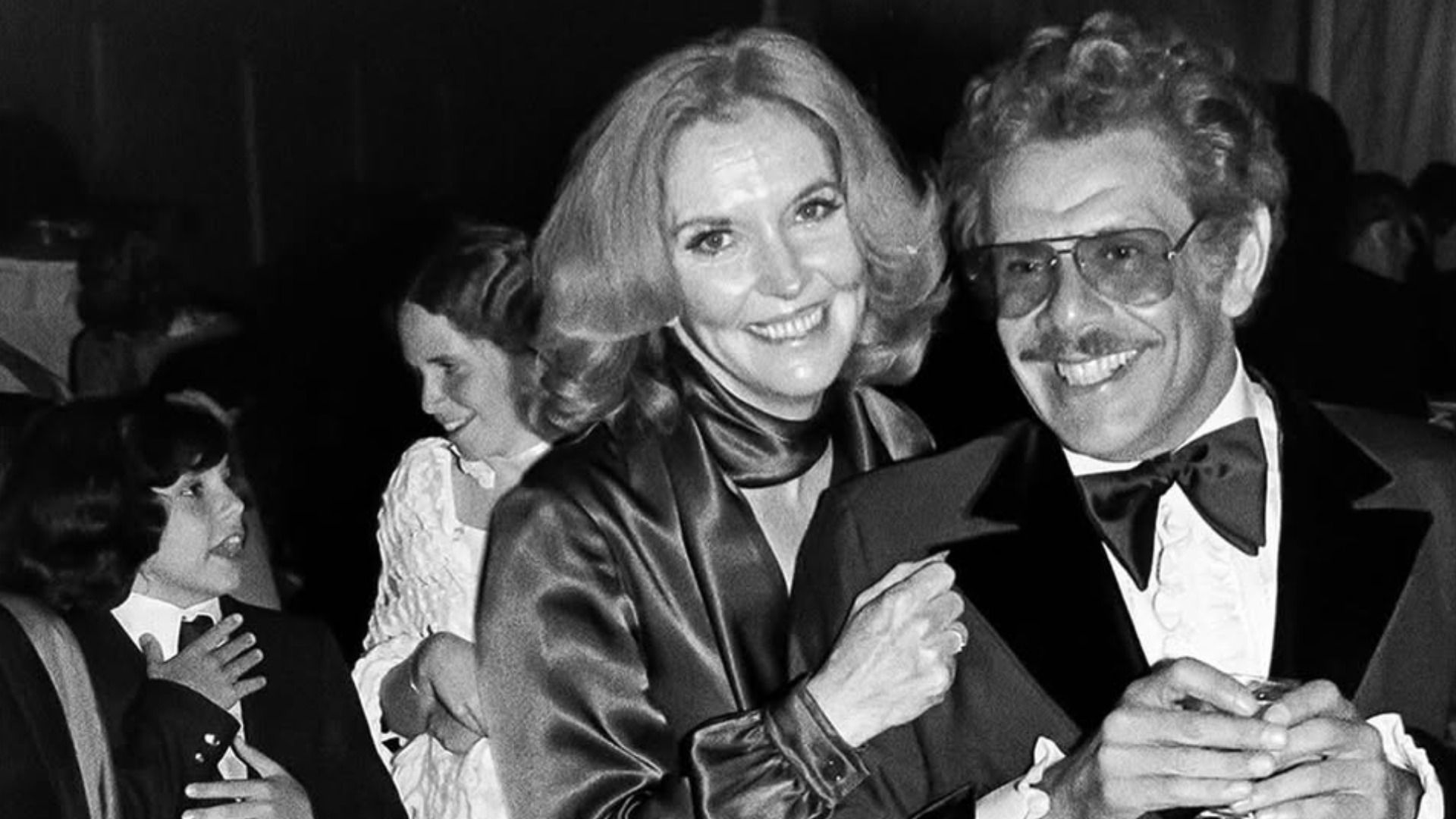 Actors Jerry Stiller in a black tuxedo and Anne Meara in a dark dress