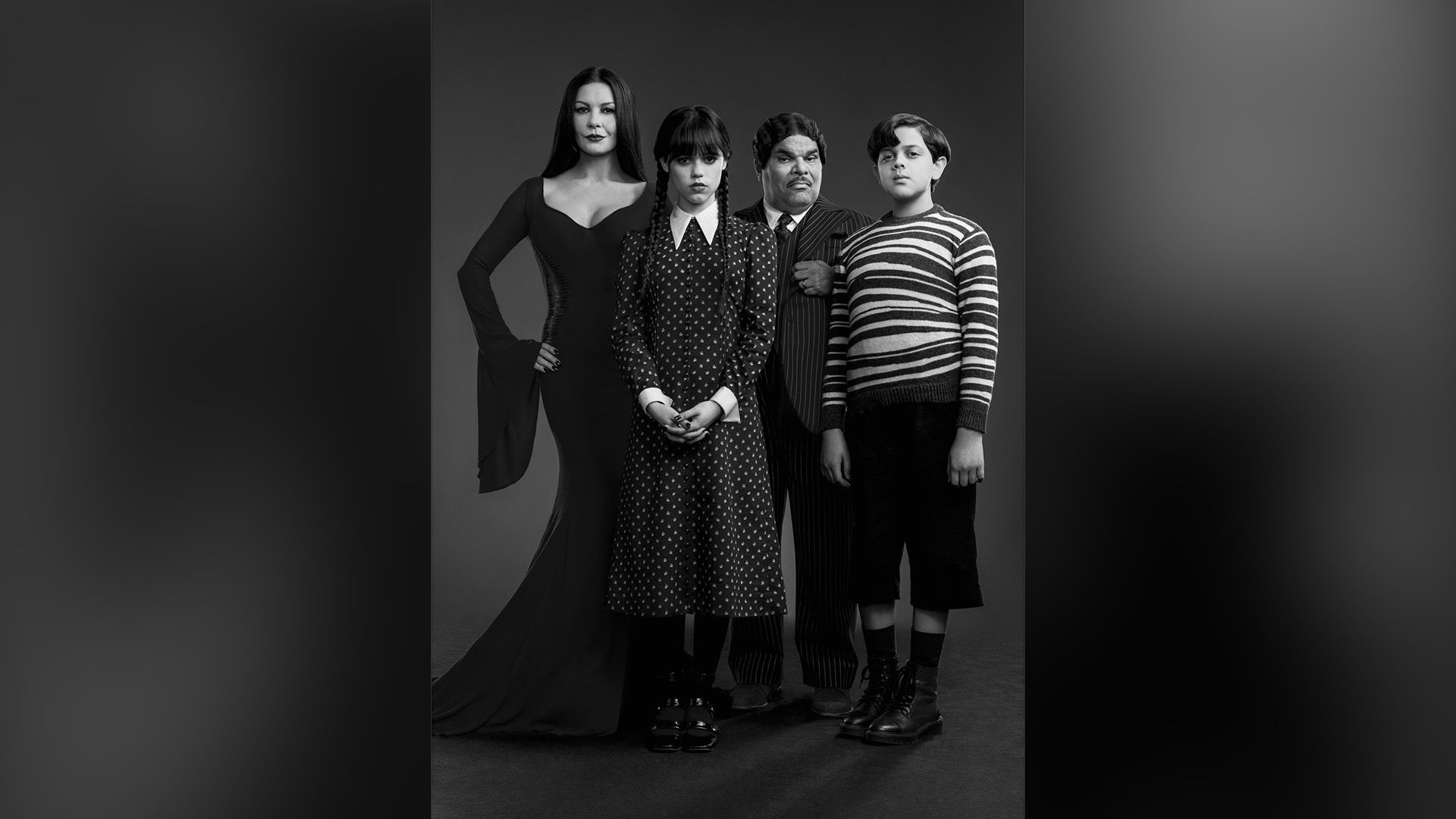 Isaac Ordonez, Catherine Zeta-Jones, Luis Guzmán and Jenna Ortega in the series "Wednesday"
