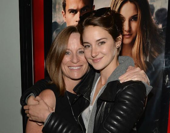 Shailene Woodley with Mom, Lauren Woodley