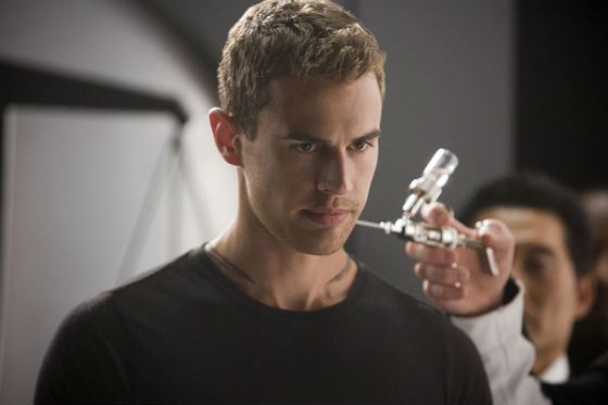 Theo James – Tobias Eaton, instructor of divergents