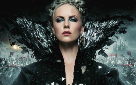 Charlize Theron as Dark Quinn Ravenna