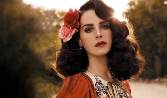 Authentic singer Lana Del Rey