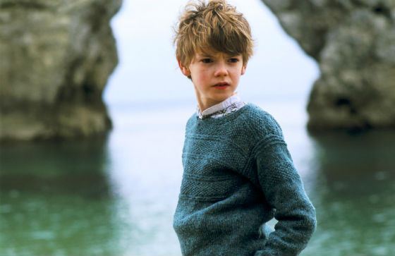 During the filming of «Nanny McPhee» he was 15!