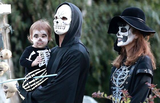 Gosling family celebrates Halloween