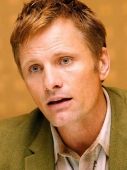 Viggo Mortensen – Biography, Photos, Facts, Family, Kids, Affairs ...