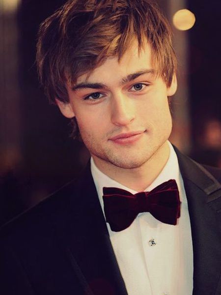 Douglas Booth photo 1