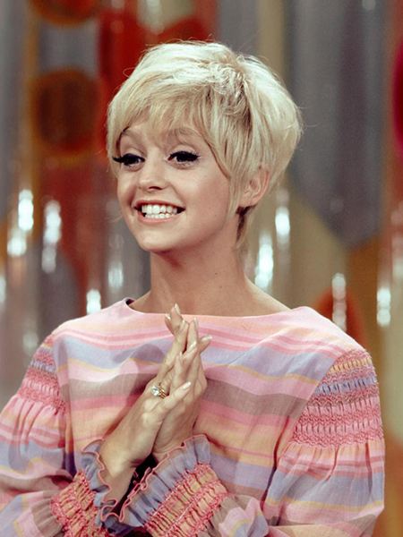 Goldie Hawn bio, daughter, husband, age, young, height, children 2025 ...