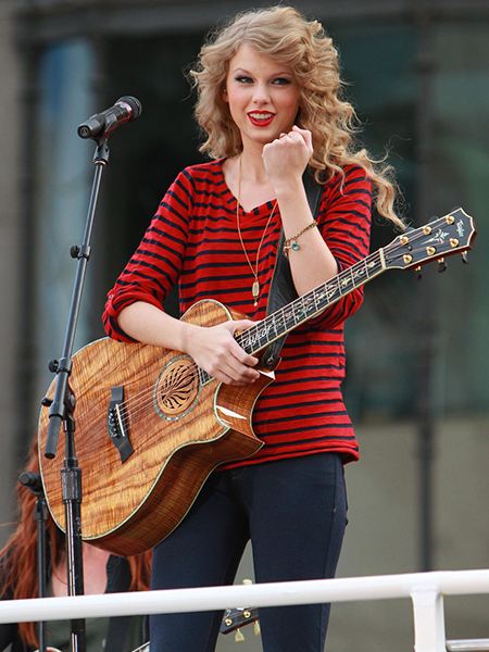 Taylor Swift Photo 1