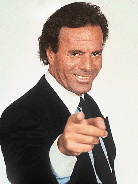 Julio Iglesias photo 1