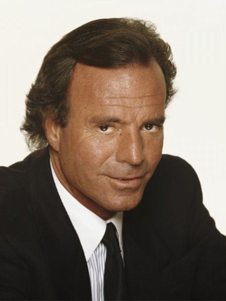 Julio Iglesias photo 2