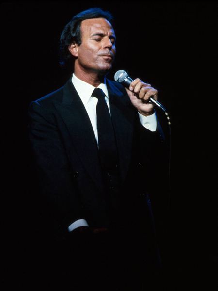 Julio Iglesias photo 3